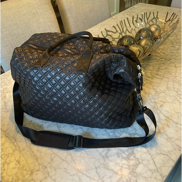 Designer quilted travel zipper bag with bamboo pulls.  Very roomy! Used ONCE! - Picture 2 of 13